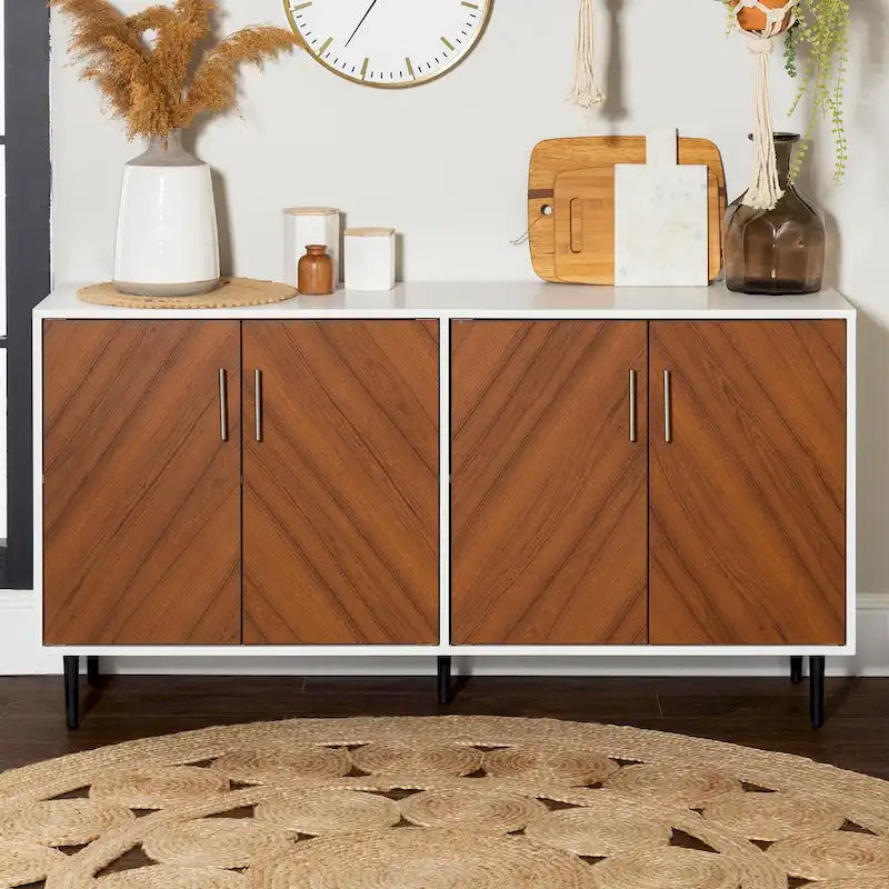Buffet de 147 cm de style Mid-Century Modern avec 4 portes bookmatch et pieds fuselés