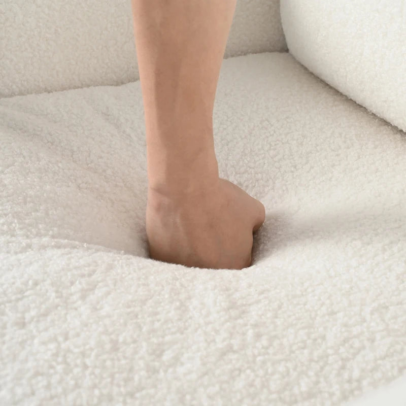 Fauteuil d'appoint surdimensionné en velours Teddy avec accoudoirs incurvés et pieds en noyer