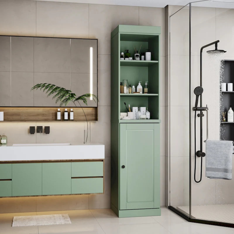 Armoire haute en bois massif avec étagères réglables et portes à panneaux surélevés