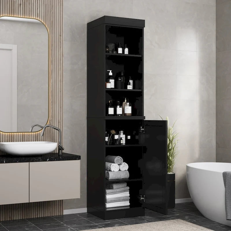 Armoire haute en bois massif avec étagères réglables et portes à panneaux surélevés