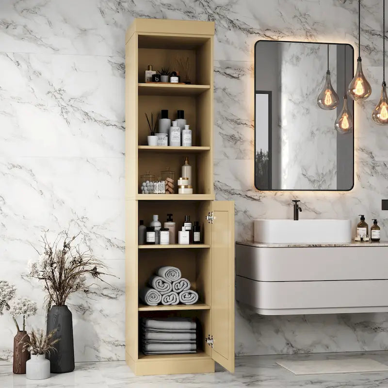 Armoire haute en bois massif avec étagères réglables et portes à panneaux surélevés