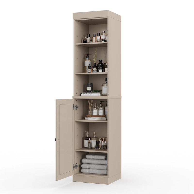 Armoire haute en bois massif avec étagères réglables et portes à panneaux surélevés