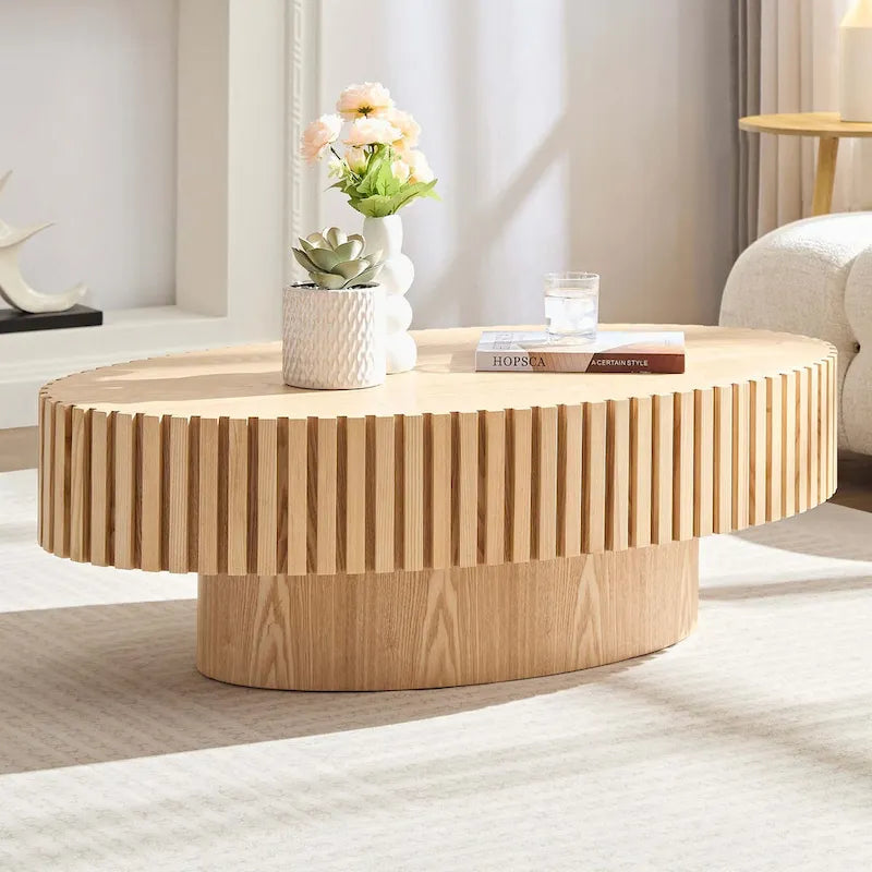 Table Basse Ronde avec Surface en Relief Bois et Piétement Socle