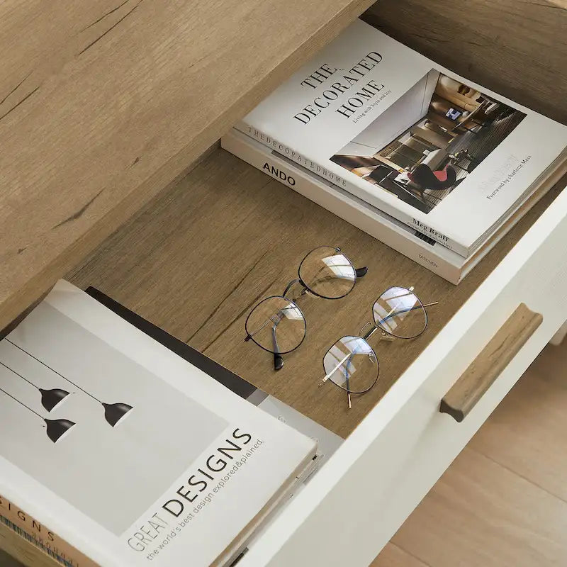 Commode avec poignées en bois massif et pieds épais